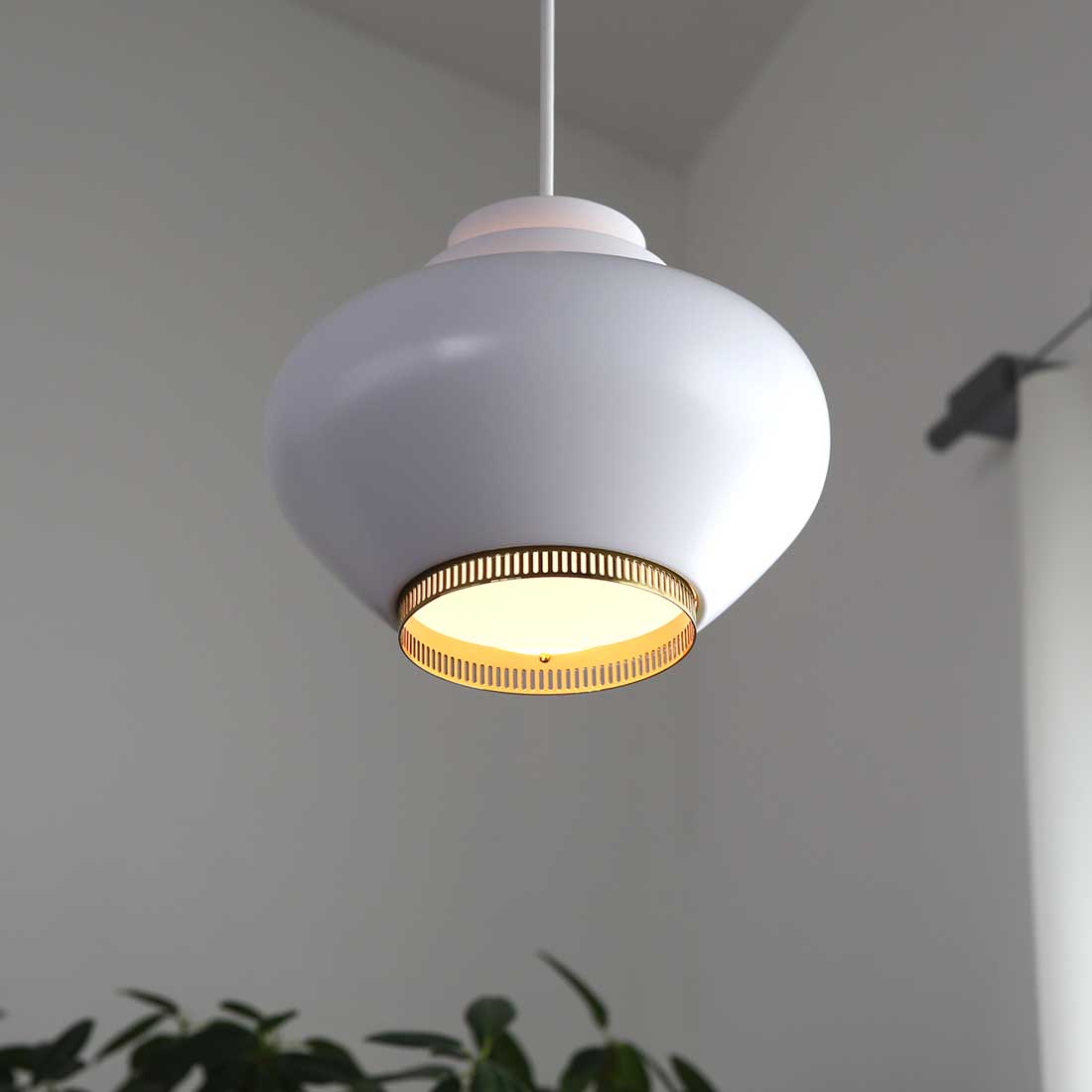 個性的なフォルムA333ペンダント