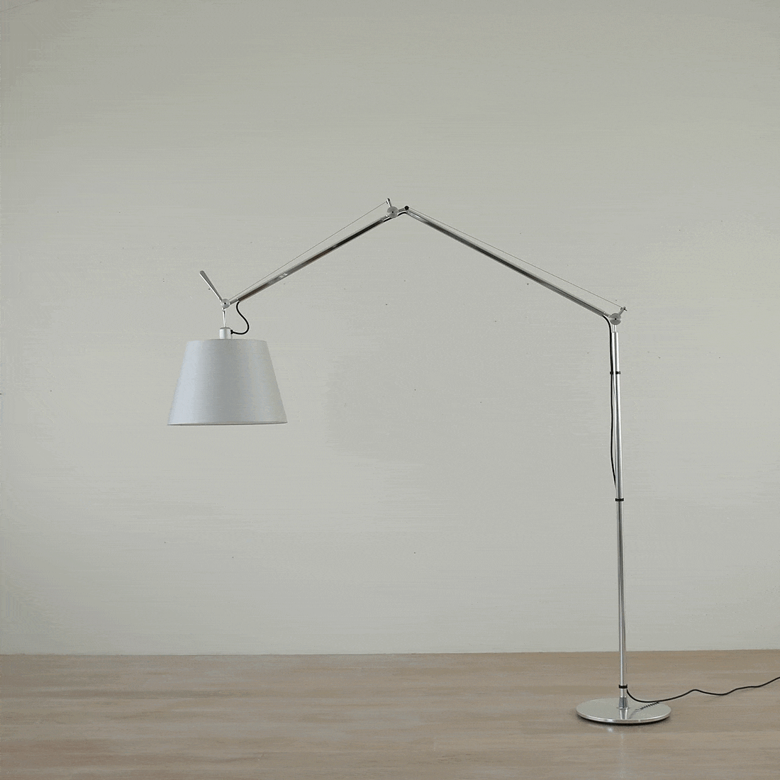 Tolomeo Mega Floor