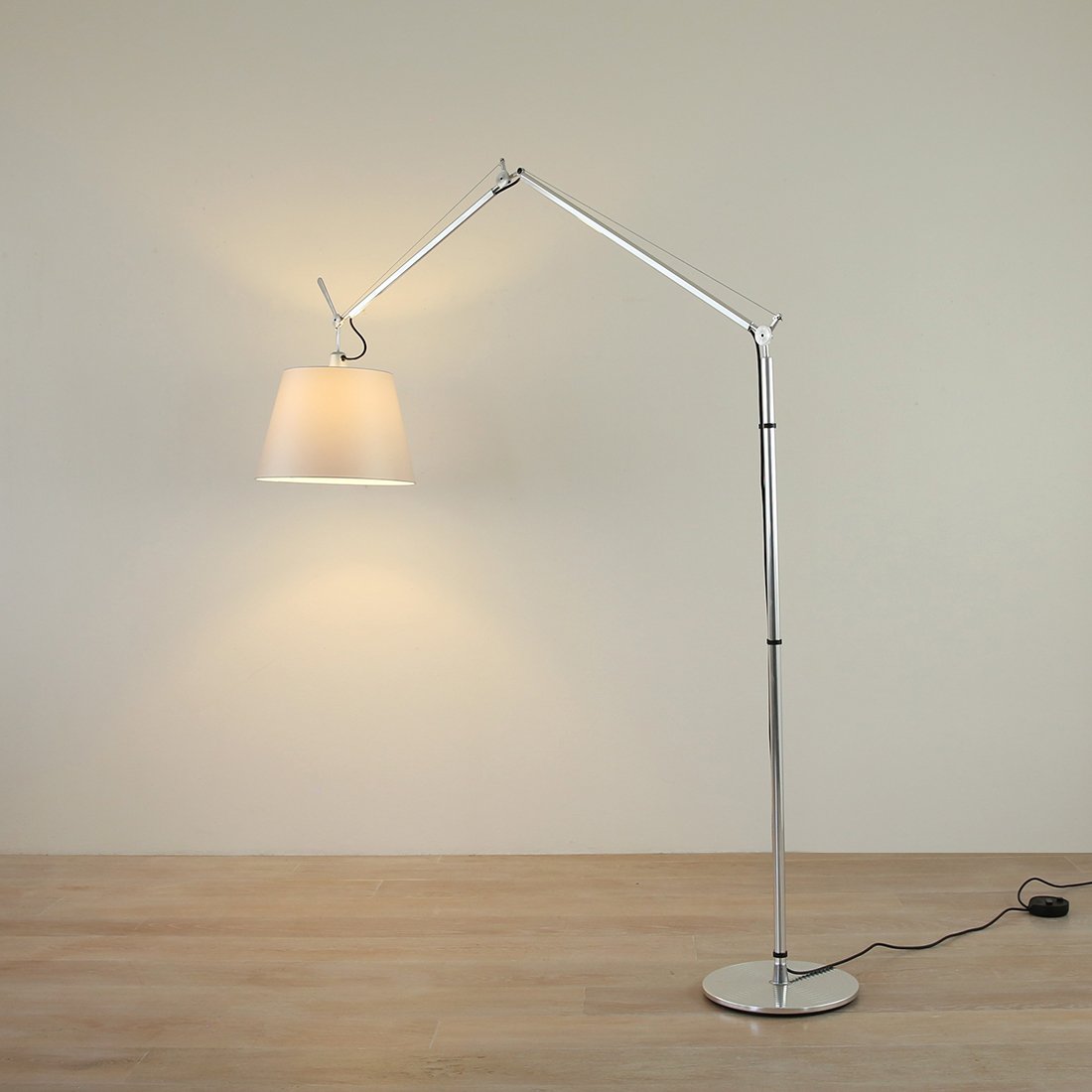 Tolomeo Mega Floor