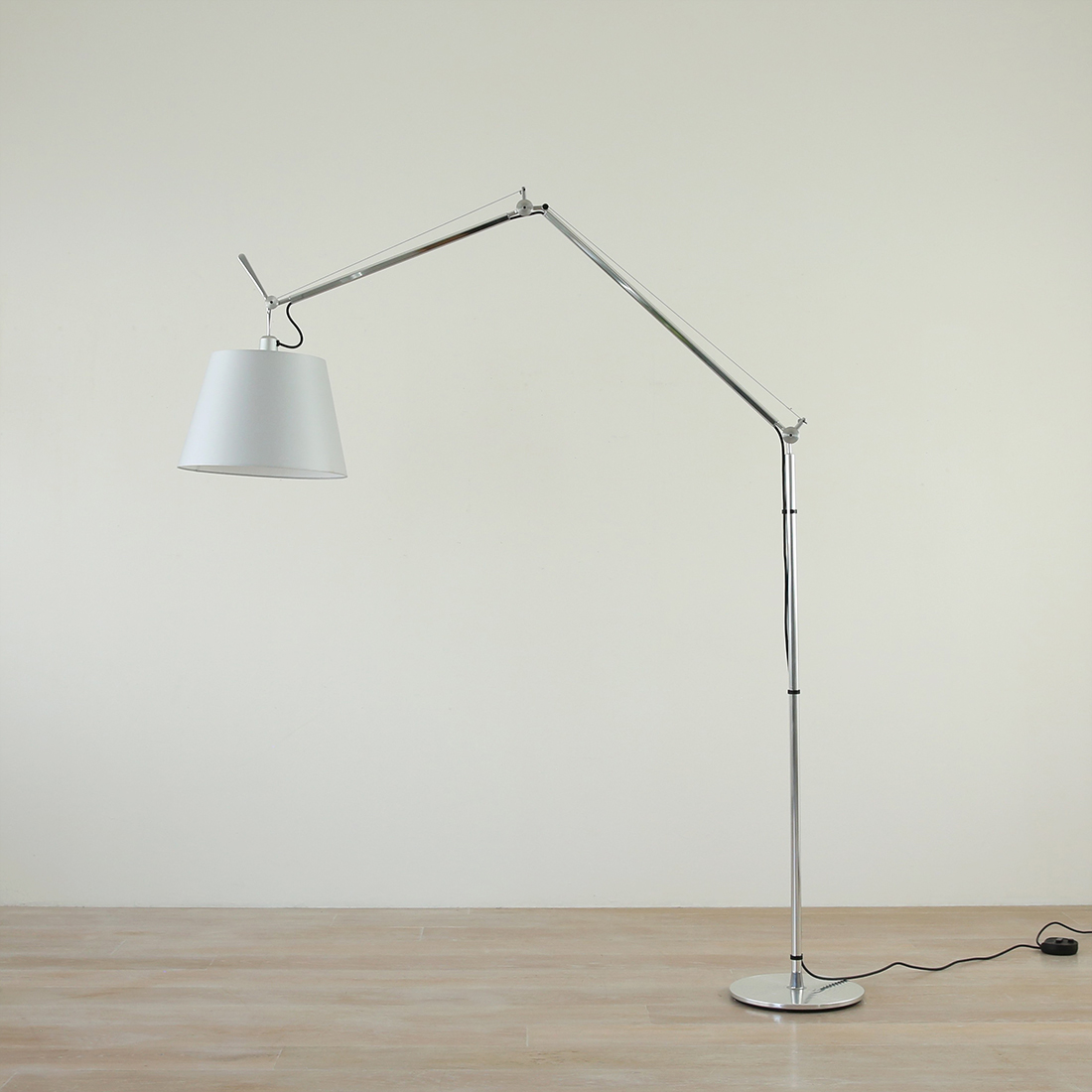 Tolomeo Mega Floor