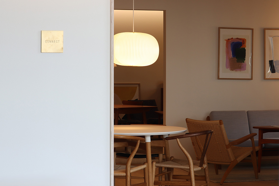 北欧家具正規販売店CONNECTの松山ショールーム 店舗内の展示風景イメージ