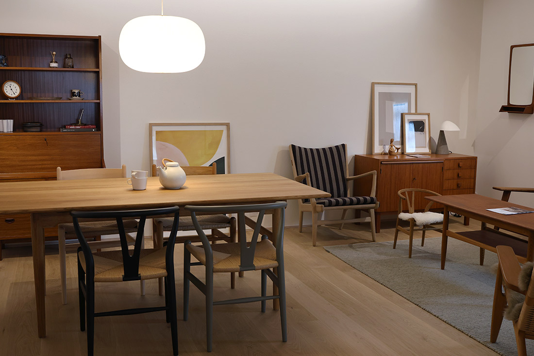 北欧家具正規販売店CONNECTの松山ショールーム 店舗内の展示風景イメージ