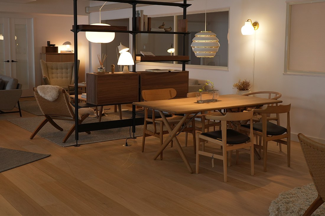 北欧家具正規販売店CONNECTの札幌ショールーム 店舗内の展示風景イメージ