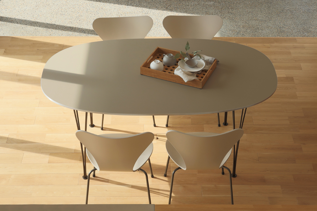 北欧名作ダイニングテーブル