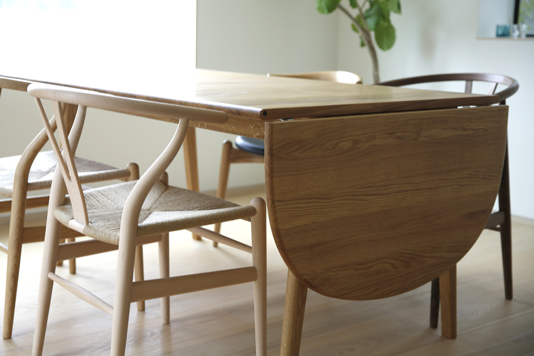 カール・ハンセン＆サンのダイニングテーブルCH006のある心地よい暮らし