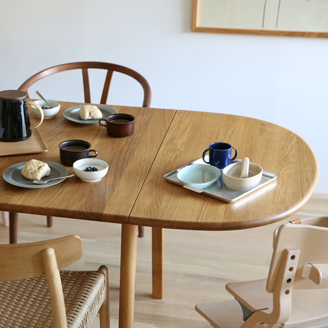 カール・ハンセン＆サンのダイニングテーブルCH006のある心地よい暮らし