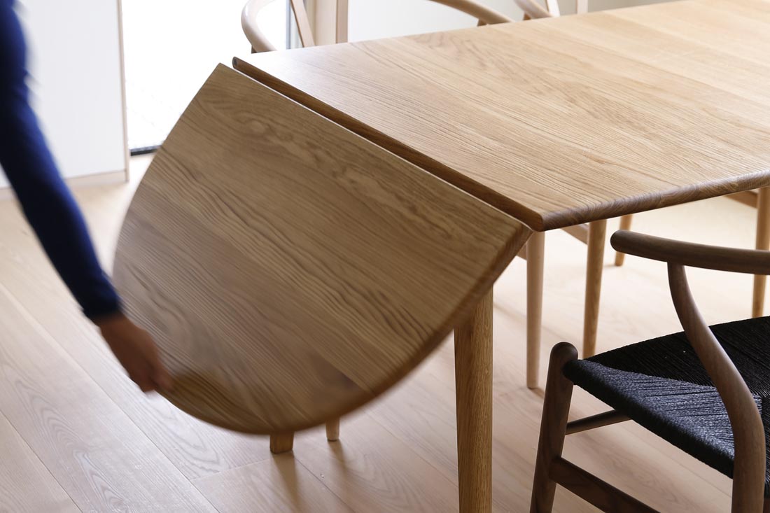カール・ハンセン＆サンのダイニングテーブルCH006のある心地よい暮らし