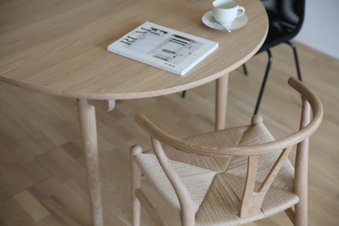 カールハンセン・オーク材/ホワイトオイル仕上げ