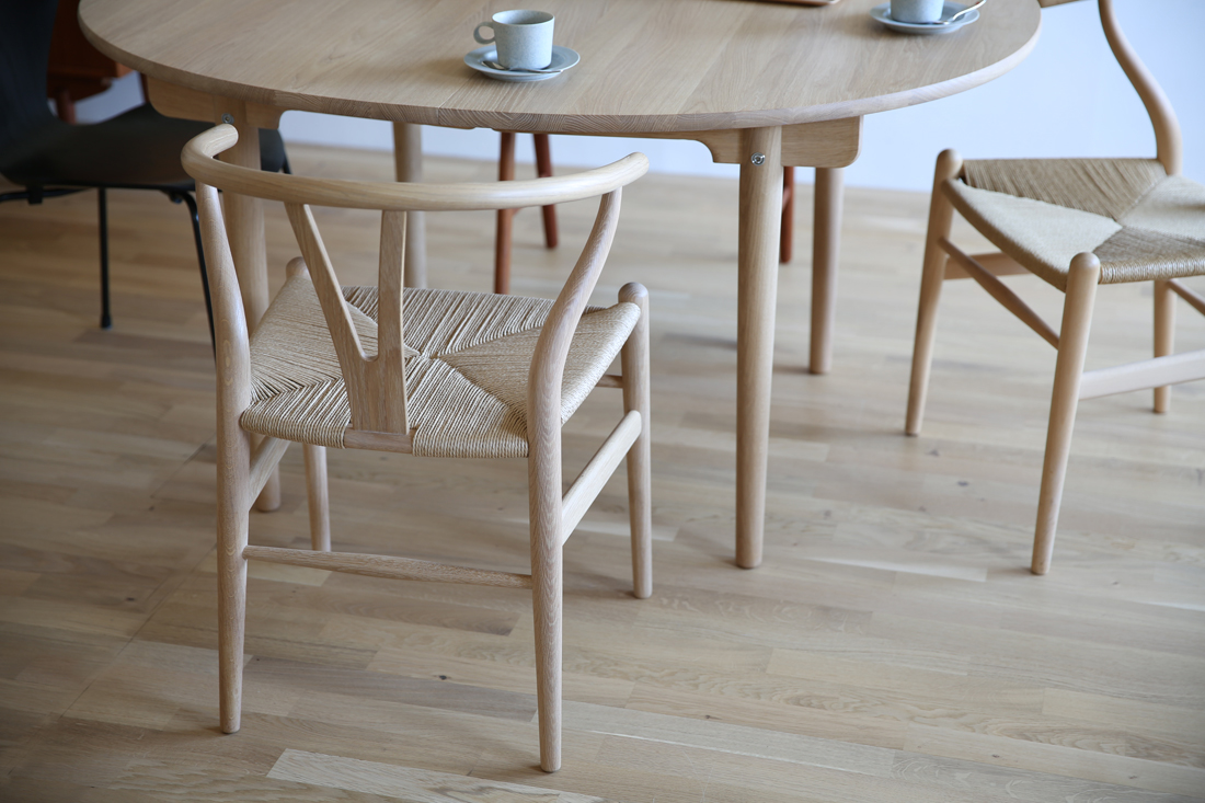 カールハンセン・オーク材/ホワイトオイル仕上げ