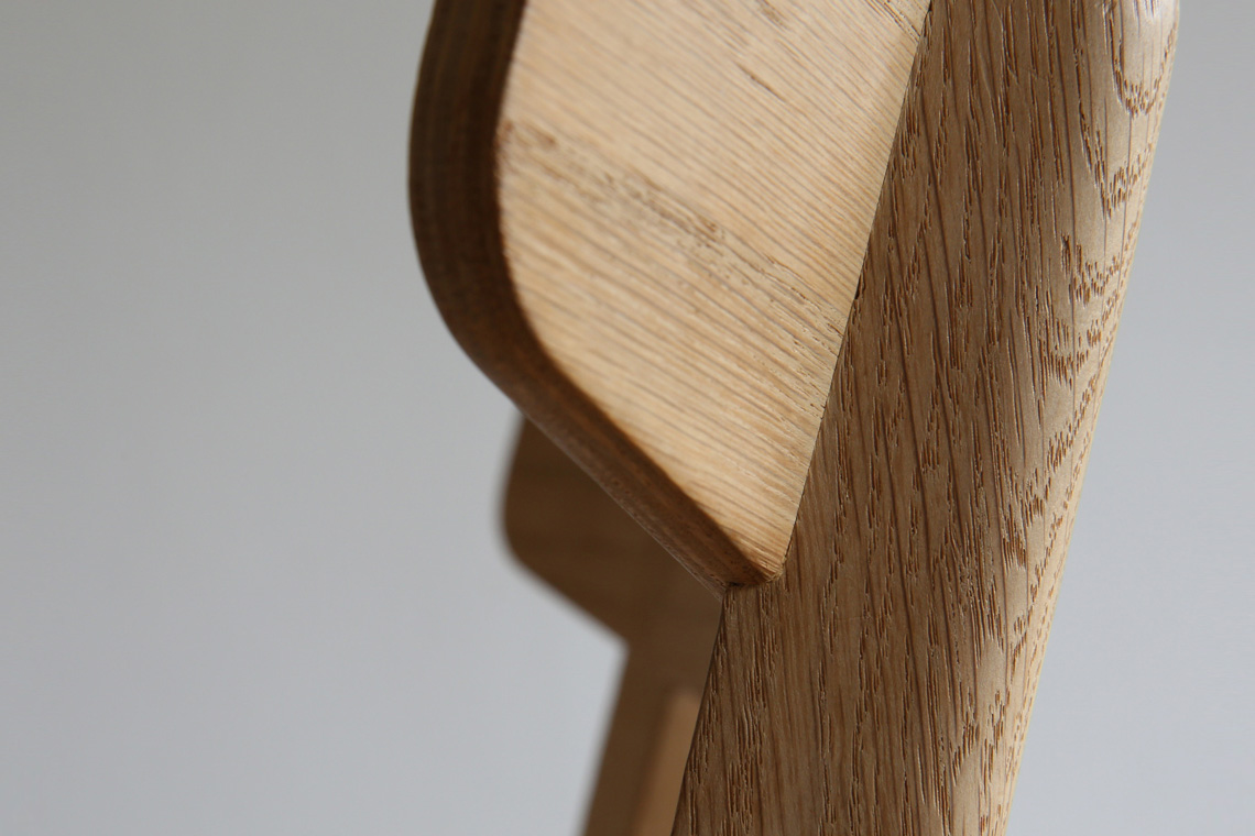 チェアch23のフレームの切込み部分