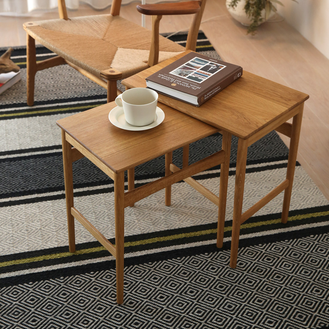 ウェグナーの隠れた名作CH004 ネスティングテーブル