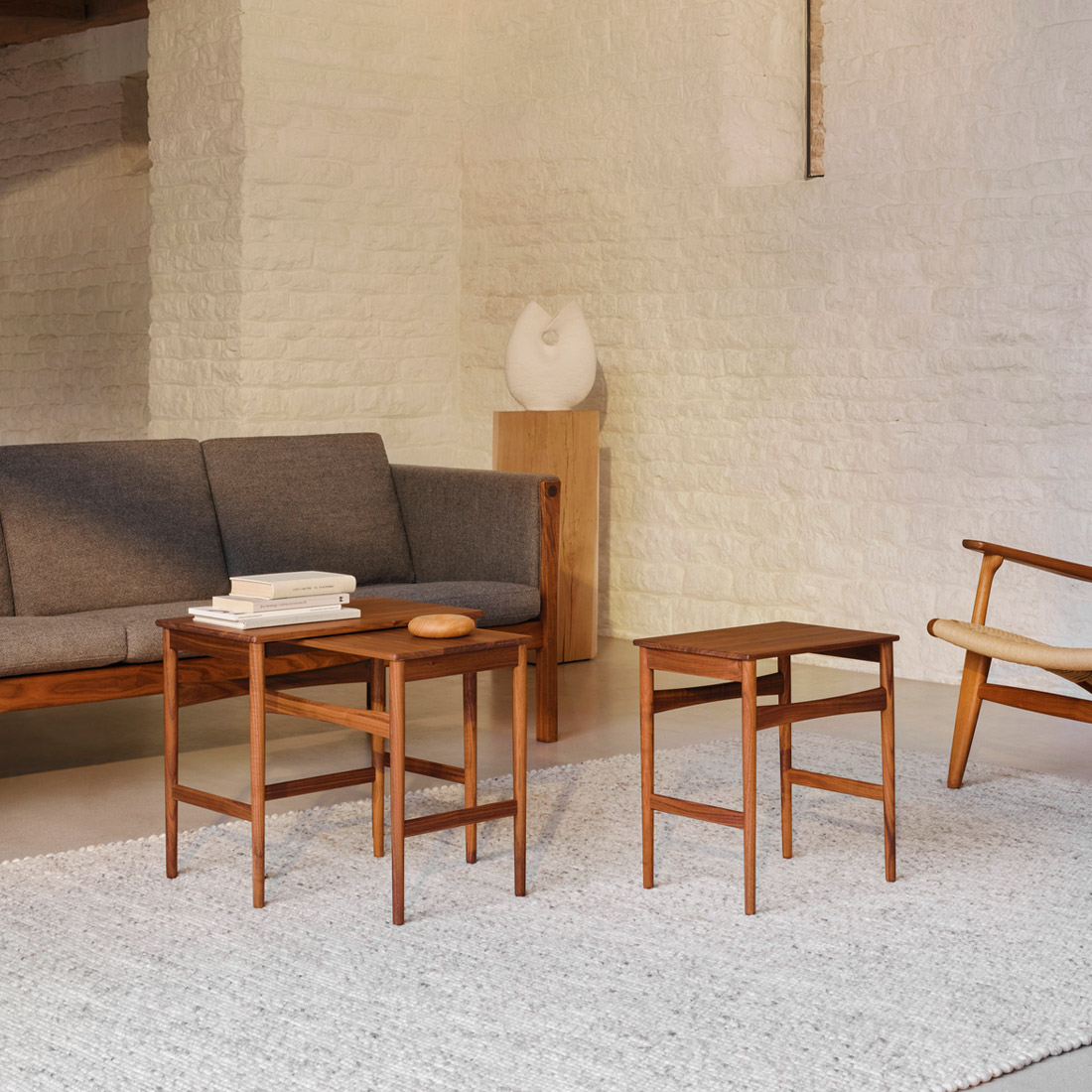 ウェグナーの隠れた名作CH004 ネスティングテーブル