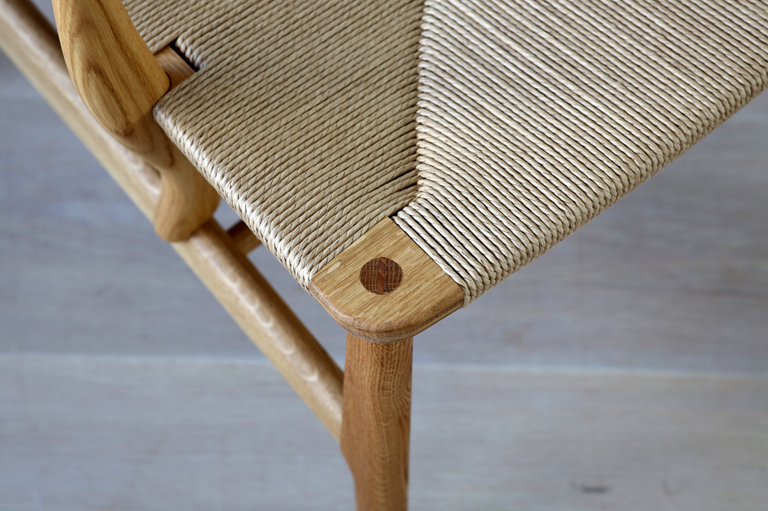 優美な曲線とペーパーコードの安らぎCH22ラウンジチェア