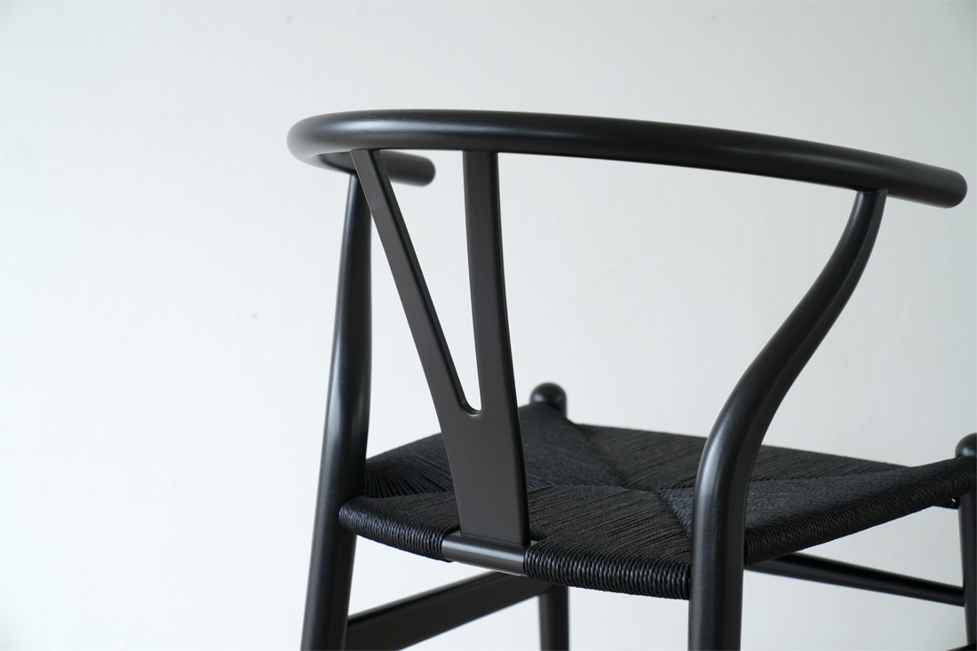 木目が活きる漆黒の2025年限定モデルCH24 ユーカリブラック