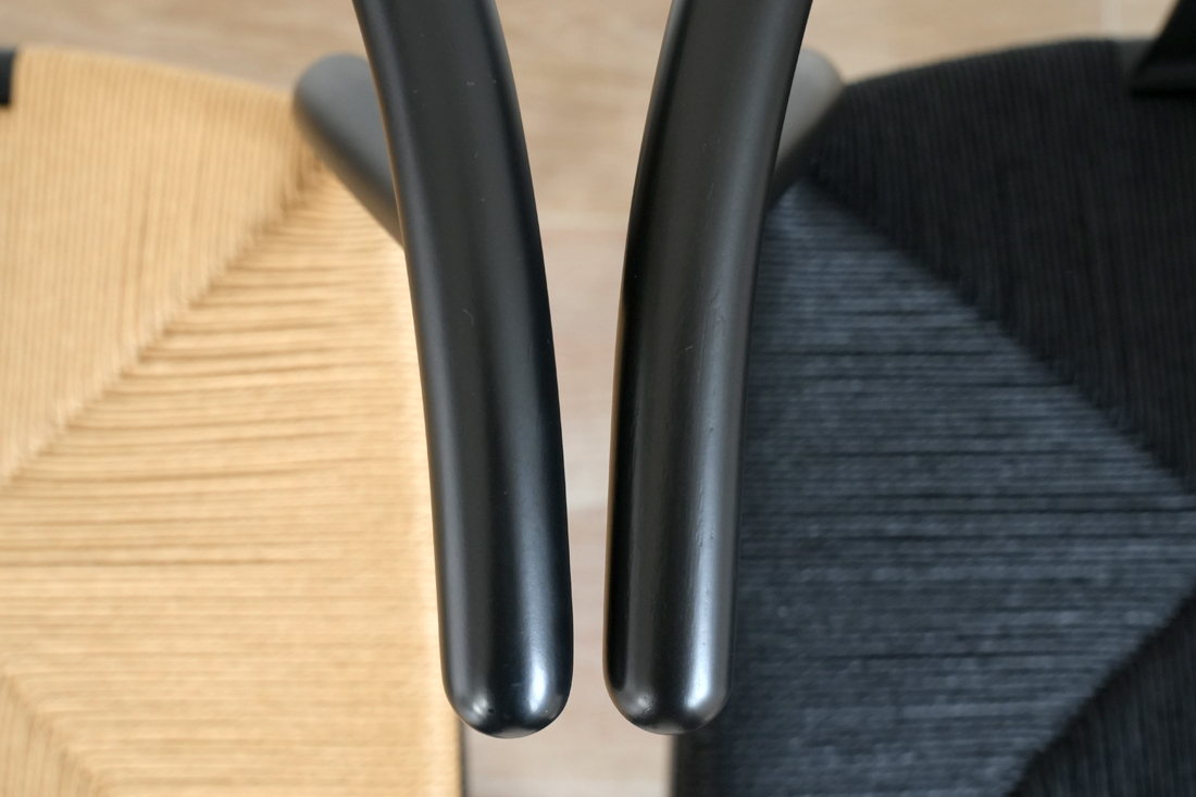 木目が活きる漆黒の2025年限定モデルCH24 ユーカリブラック