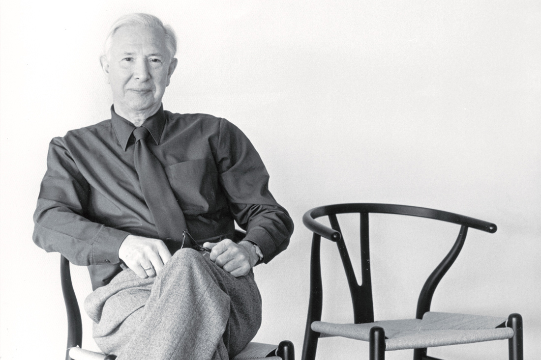 木目が活きる漆黒の2025年限定モデルCH24 ユーカリブラック