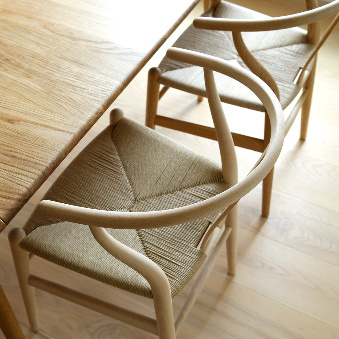 世界中で愛される
CARL HANSEN & SONのベストセラーCH24「Yチェア」