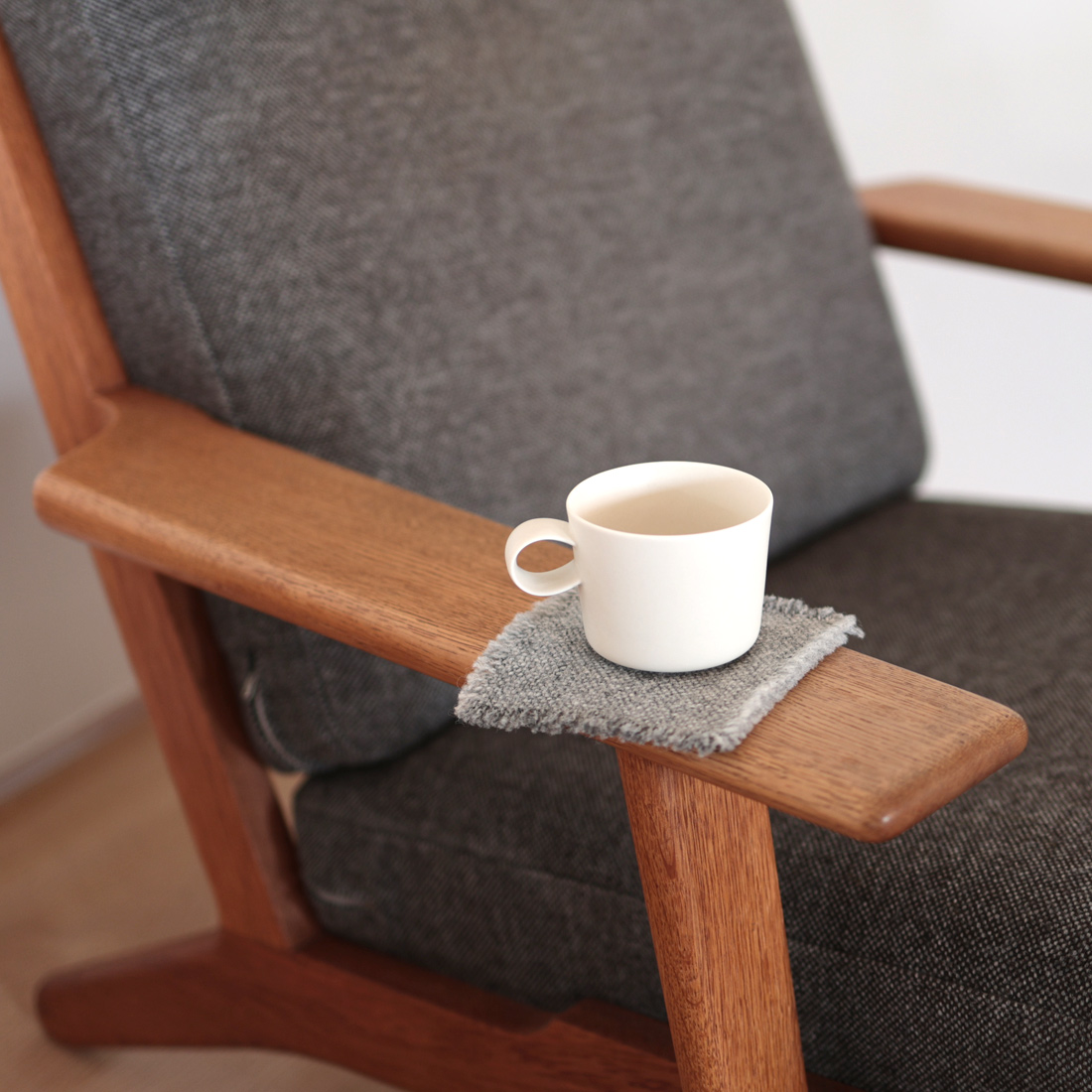 時を超えて愛される北欧デザインと安らぎの座り心地CH290ラウンジチェア