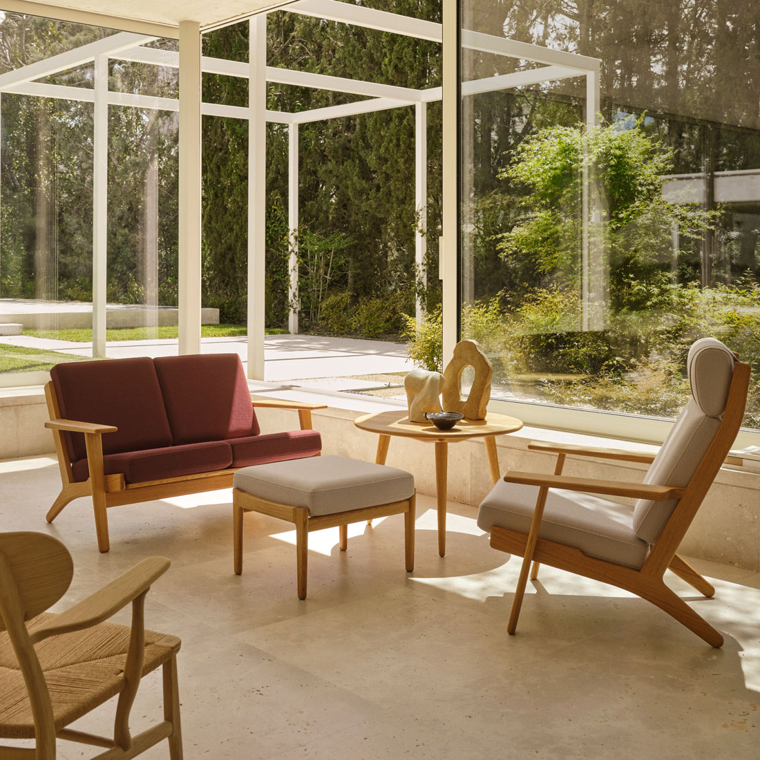 時を超えて愛される北欧デザインと安らぎの座り心地CH292ソファ