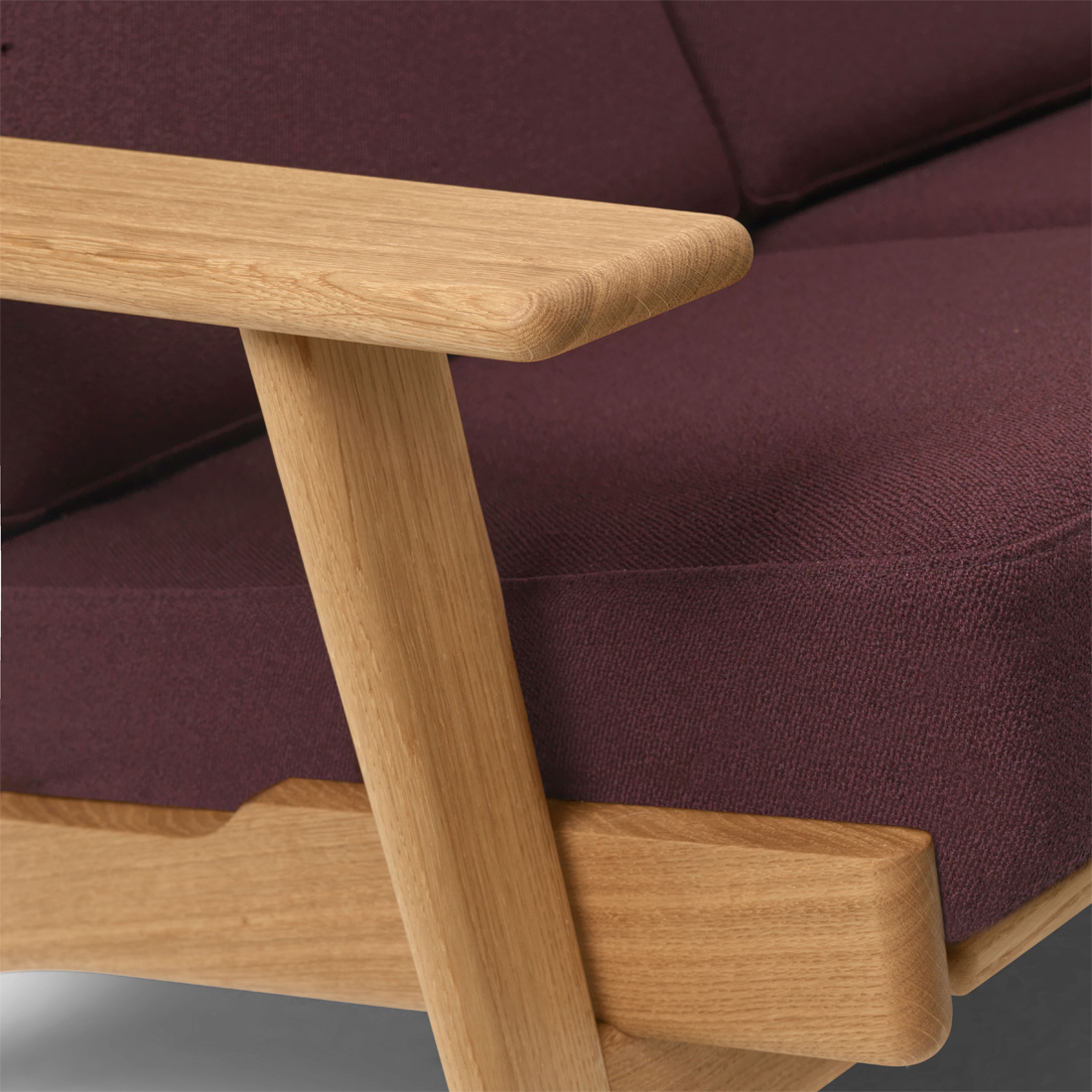 時を超えて愛される北欧デザインと安らぎの座り心地CH292ソファ