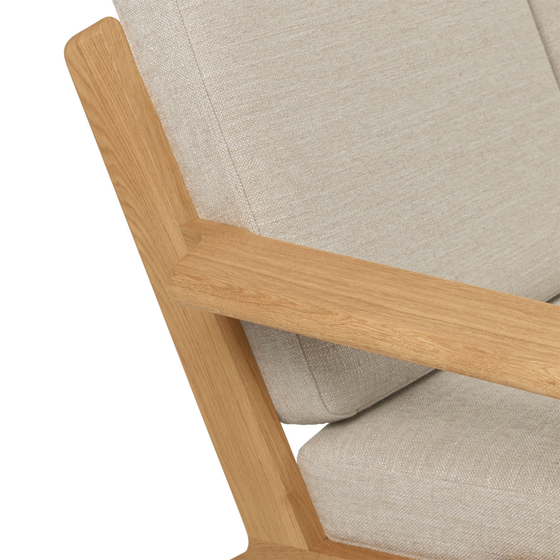 時を超えて愛される北欧デザインと安らぎの座り心地CH293ソファ