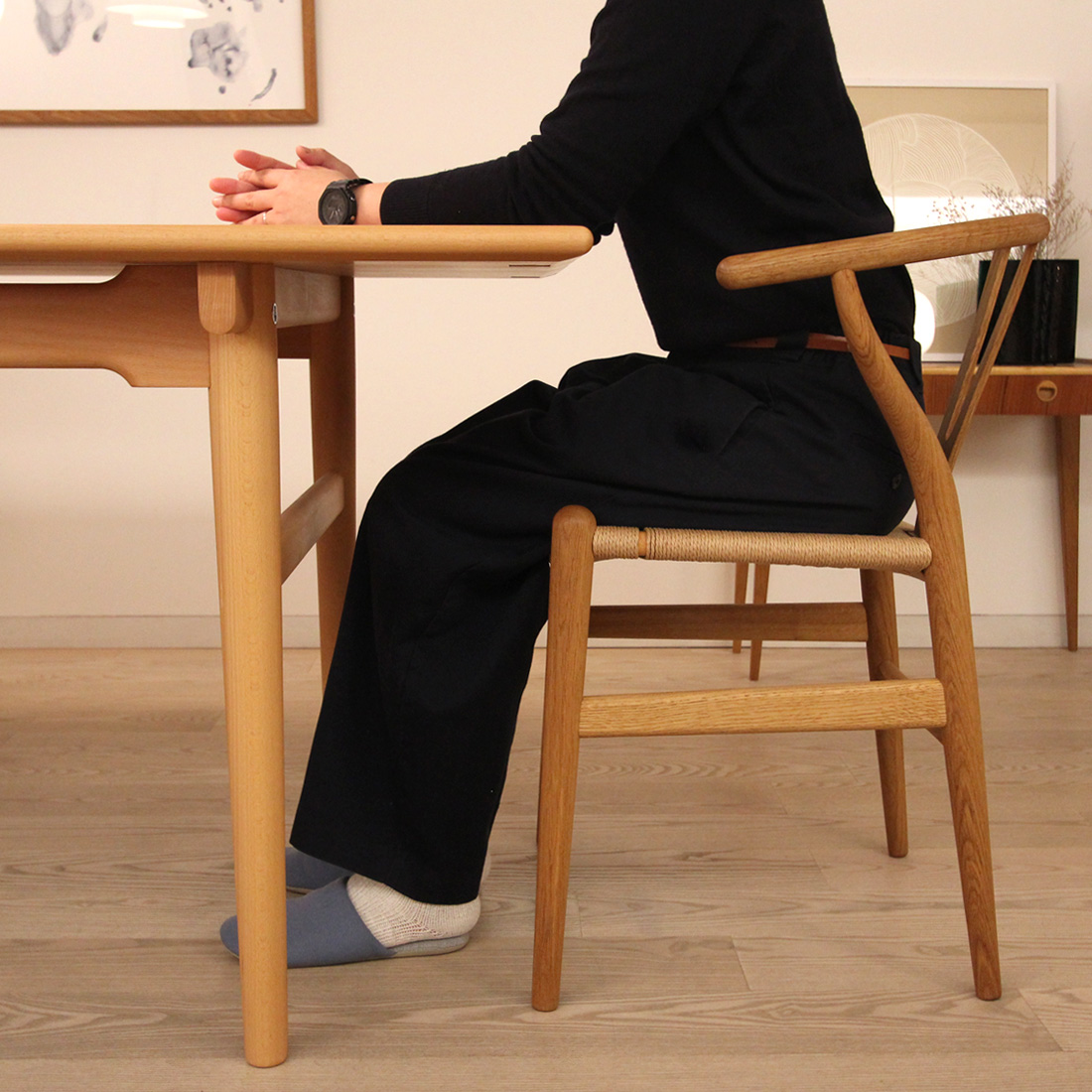 世界の定番ダイニングテーブルCH327の魅力を深堀り