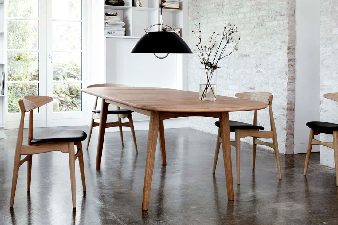 コンパクトで美しいCH33ダイニングチェア