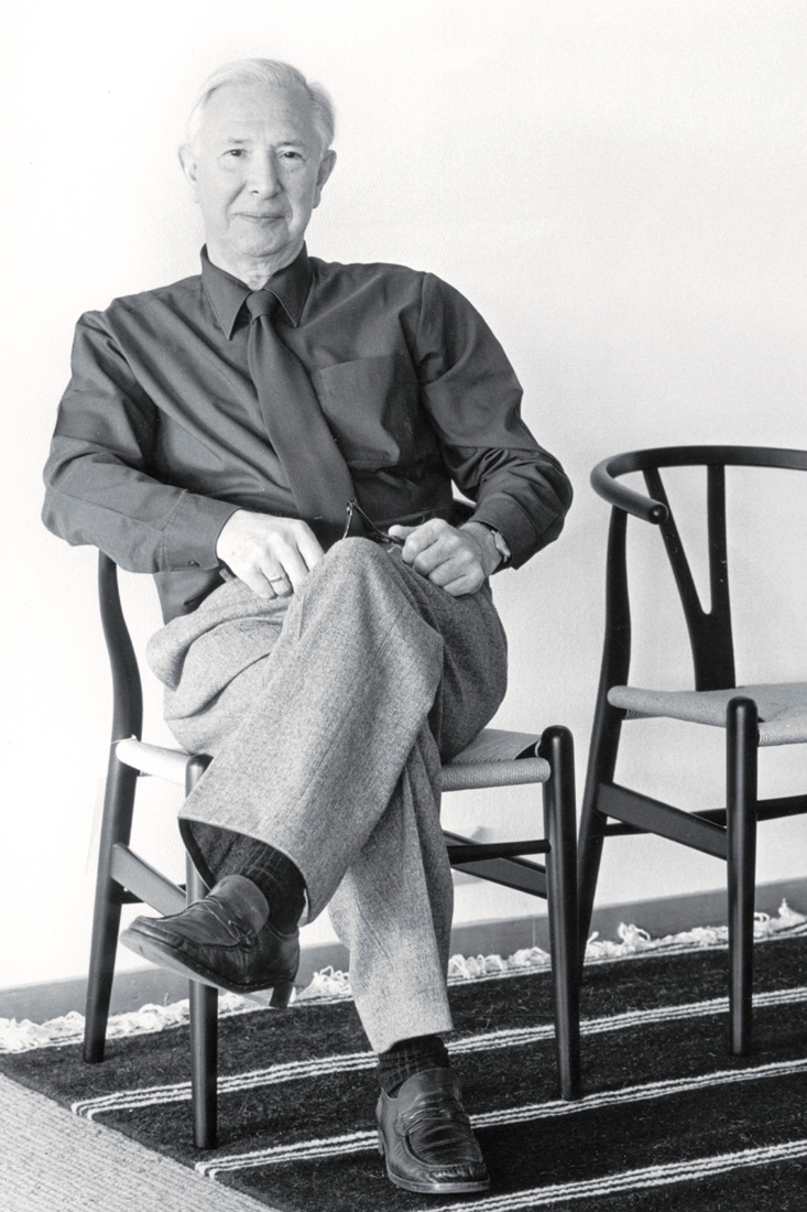 コンパクトで美しい。日常にウェグナーの名作CH33T