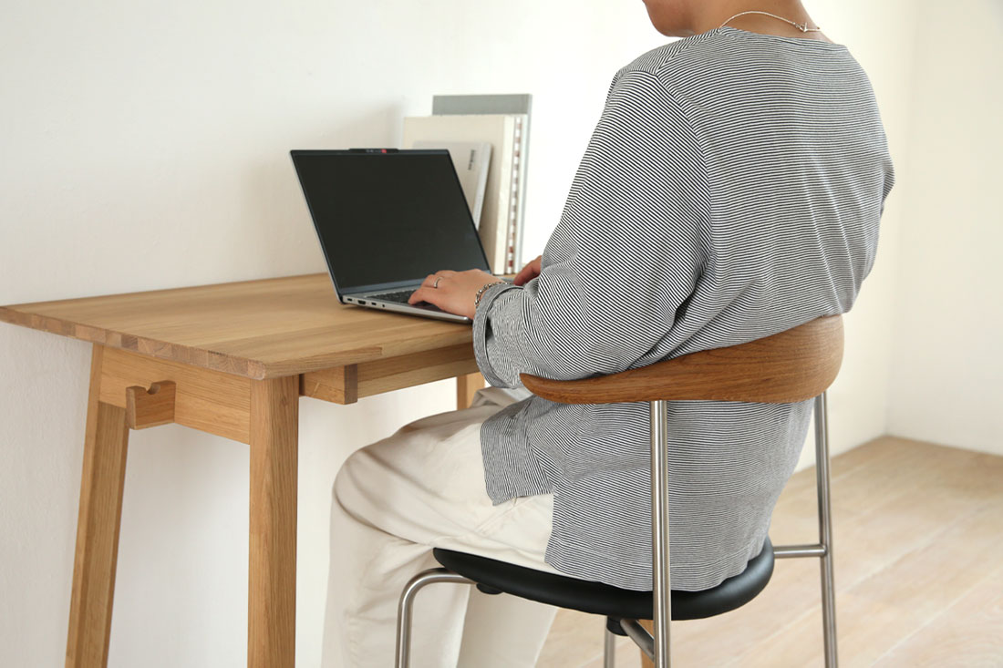 温もり感じるミニマルデザインCH88ダイニングチェア