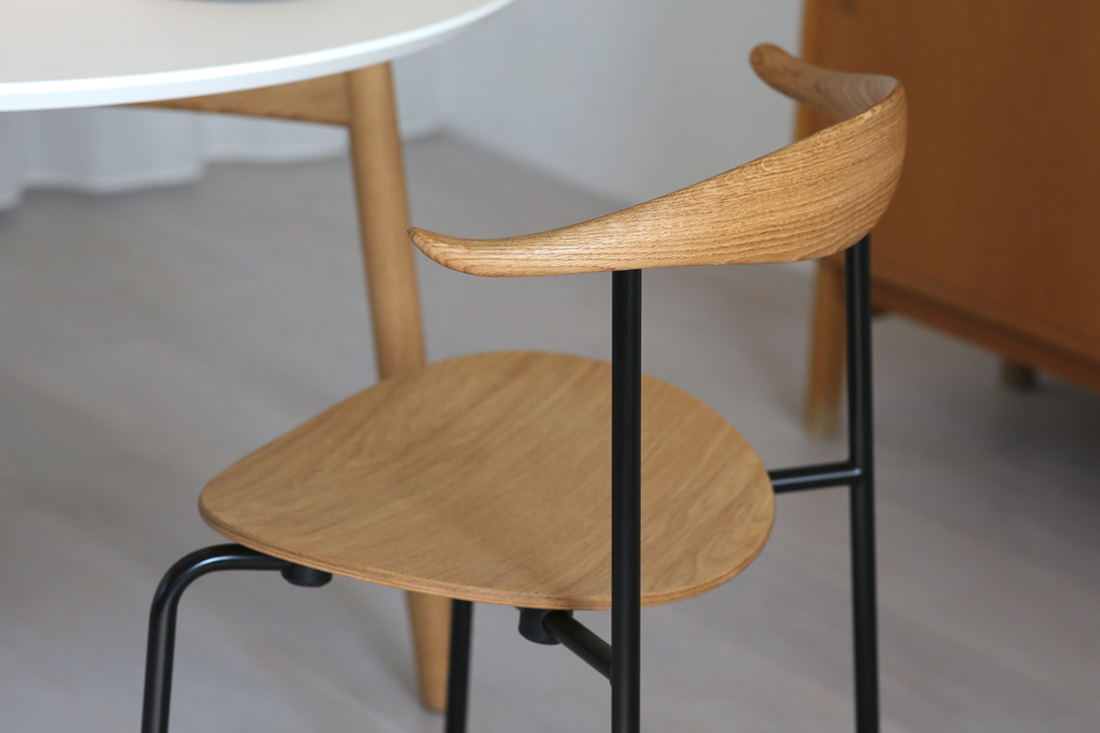 温もり感じるミニマルデザインCH88ダイニングチェア