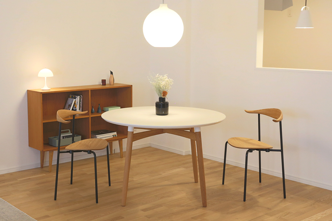 温もり感じるミニマルデザインCH88ダイニングチェア