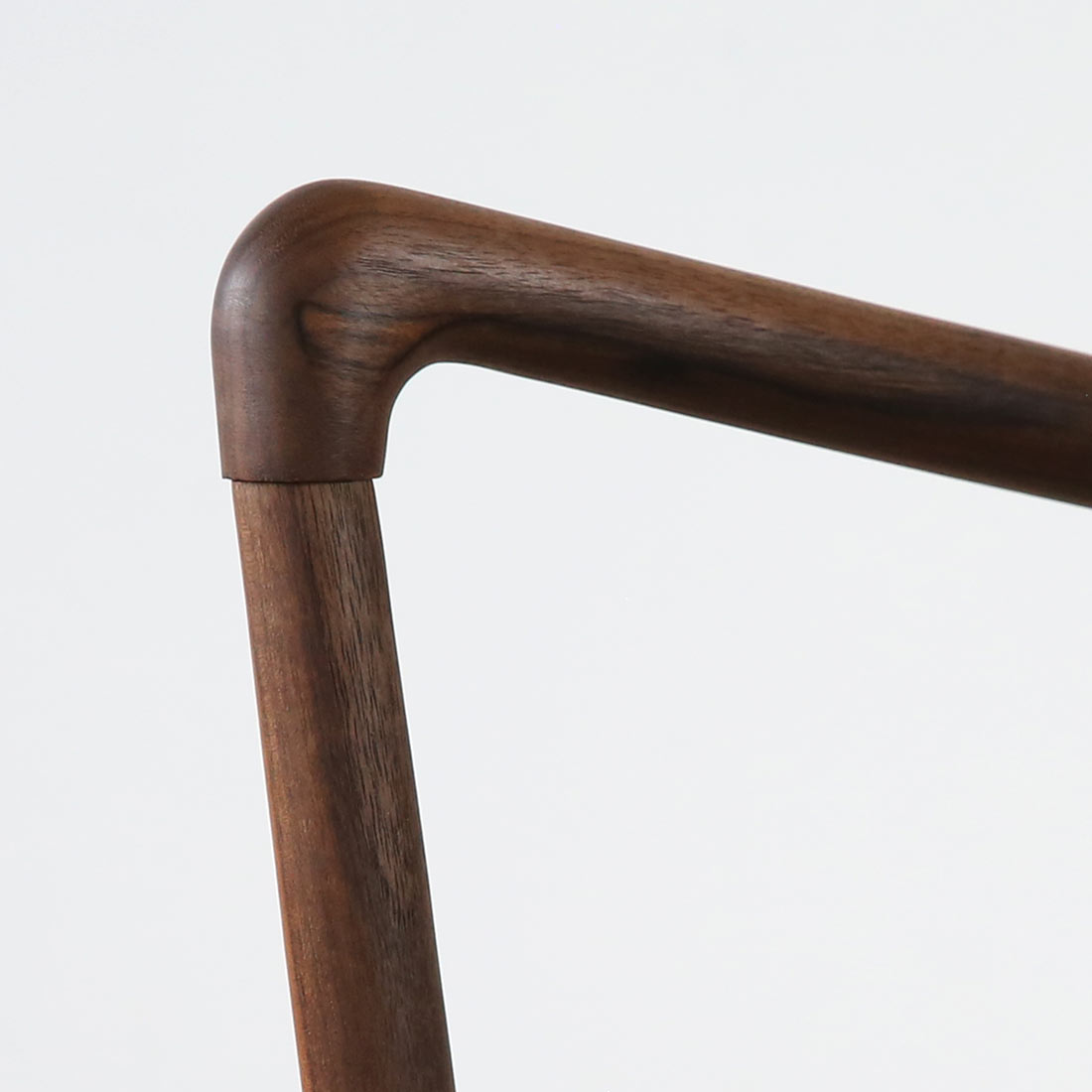 優雅なる傑作、OW149-2コロニアルソファ