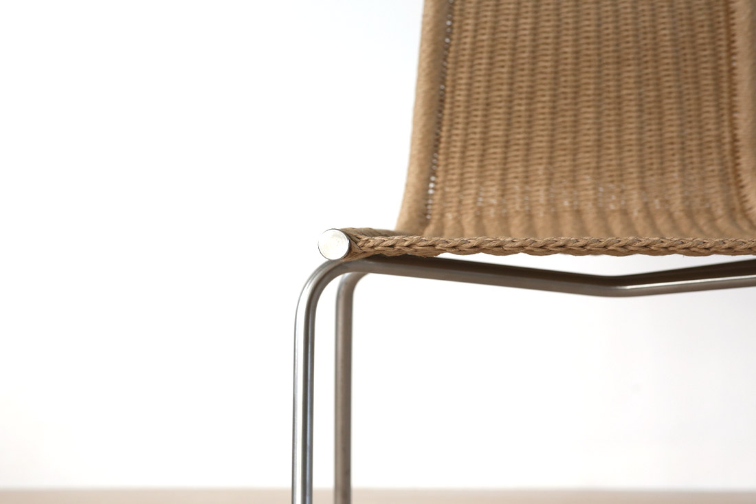 繊細な美しさと実用性を持ちあわせたPK1チェア