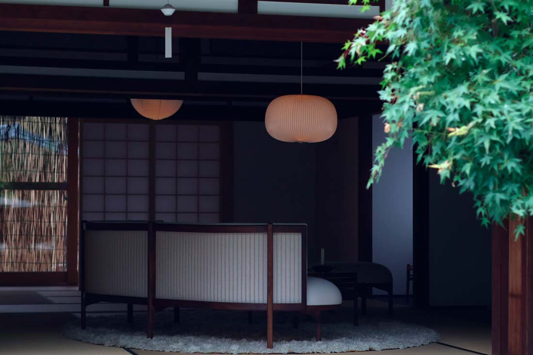 心地よい会話が生まれるRF1903サイドウェイソファ