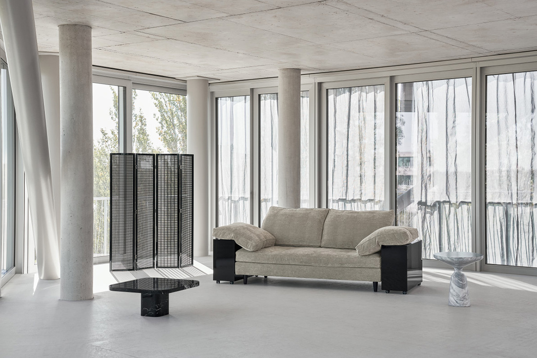 FOLDING SCREEN