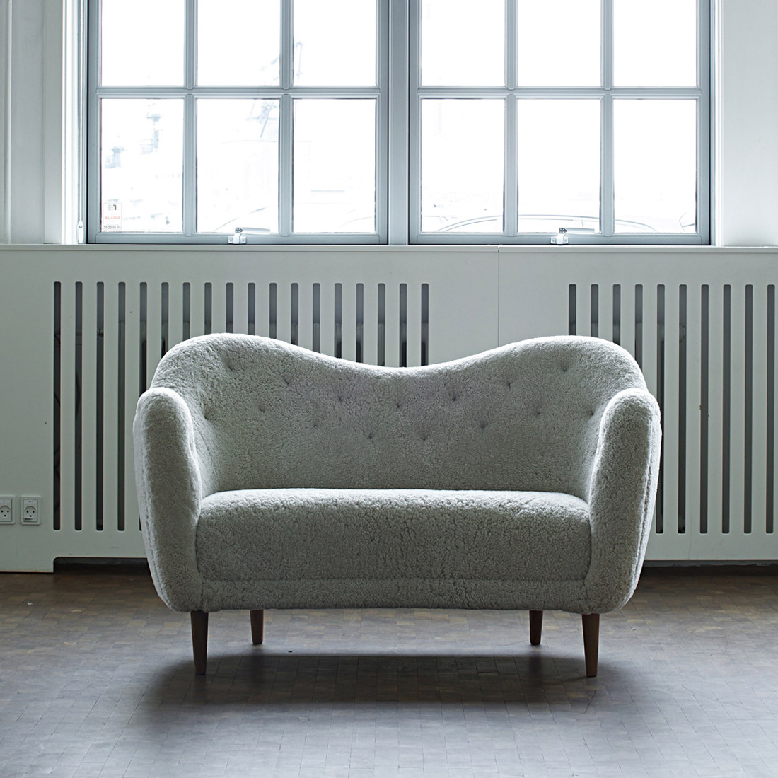 フィン・ユールが愛した彫刻のような佇まいの46ソファ