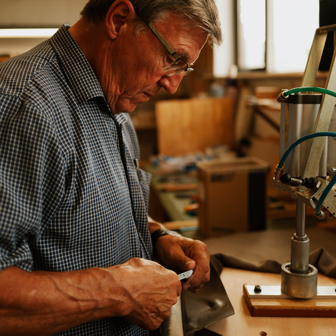 フィン・ユールが愛した彫刻のような佇まいの46ソファ