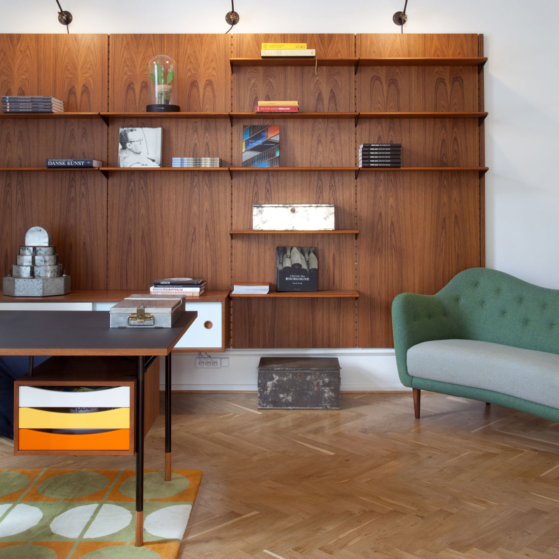 フィン・ユールが愛した彫刻のような佇まいの46ソファ