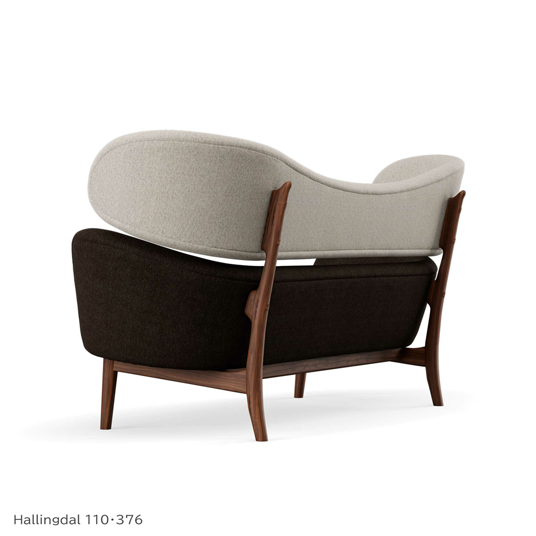 浮いているかのような軽やかな印象を与えるベイカーソファ