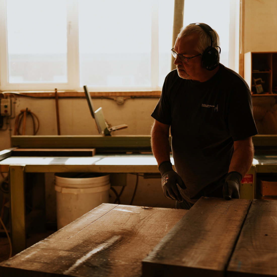 >鮮やかな色彩をまとう北欧の名作収納、グローブキャビネット