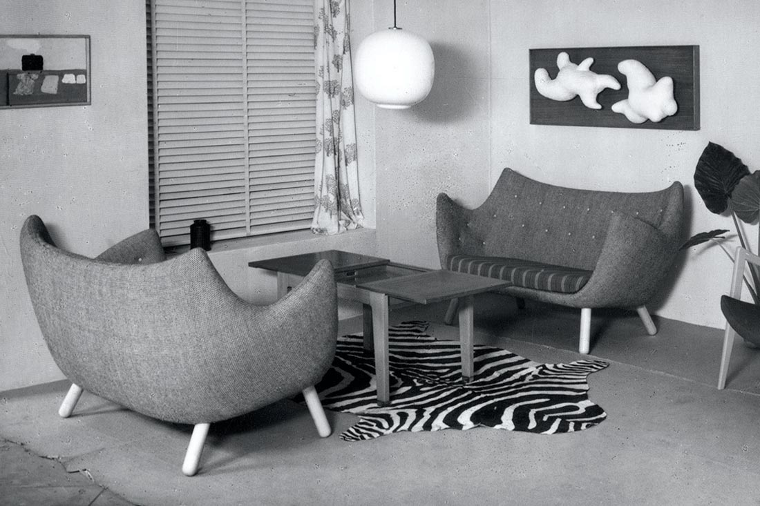 美しく芸術的で丸みを帯びた外観のポエトソファ