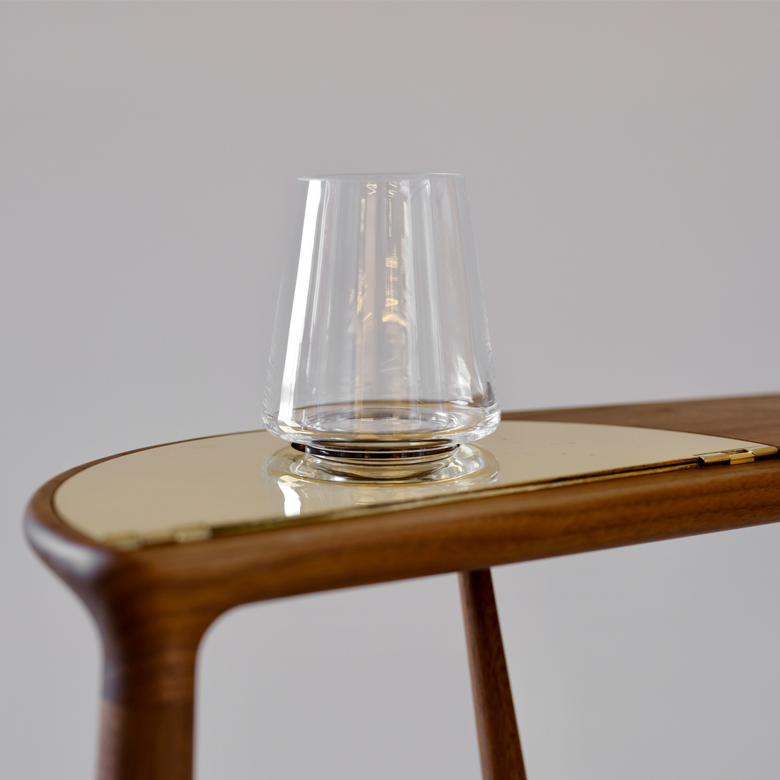 遊び心が光るウィスキーチェア