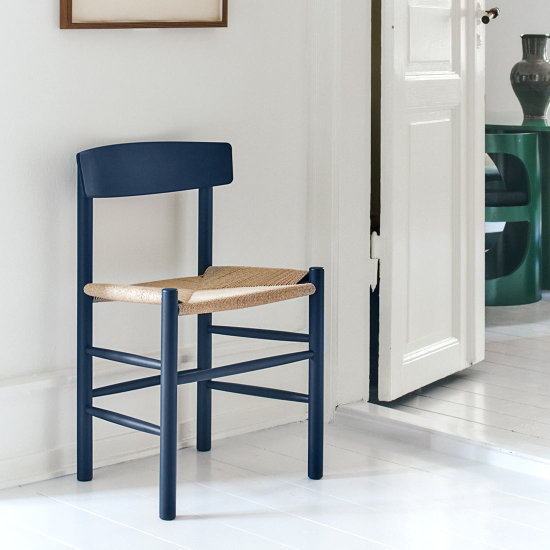 鮮やかなカラーを纏ったJ39チェア