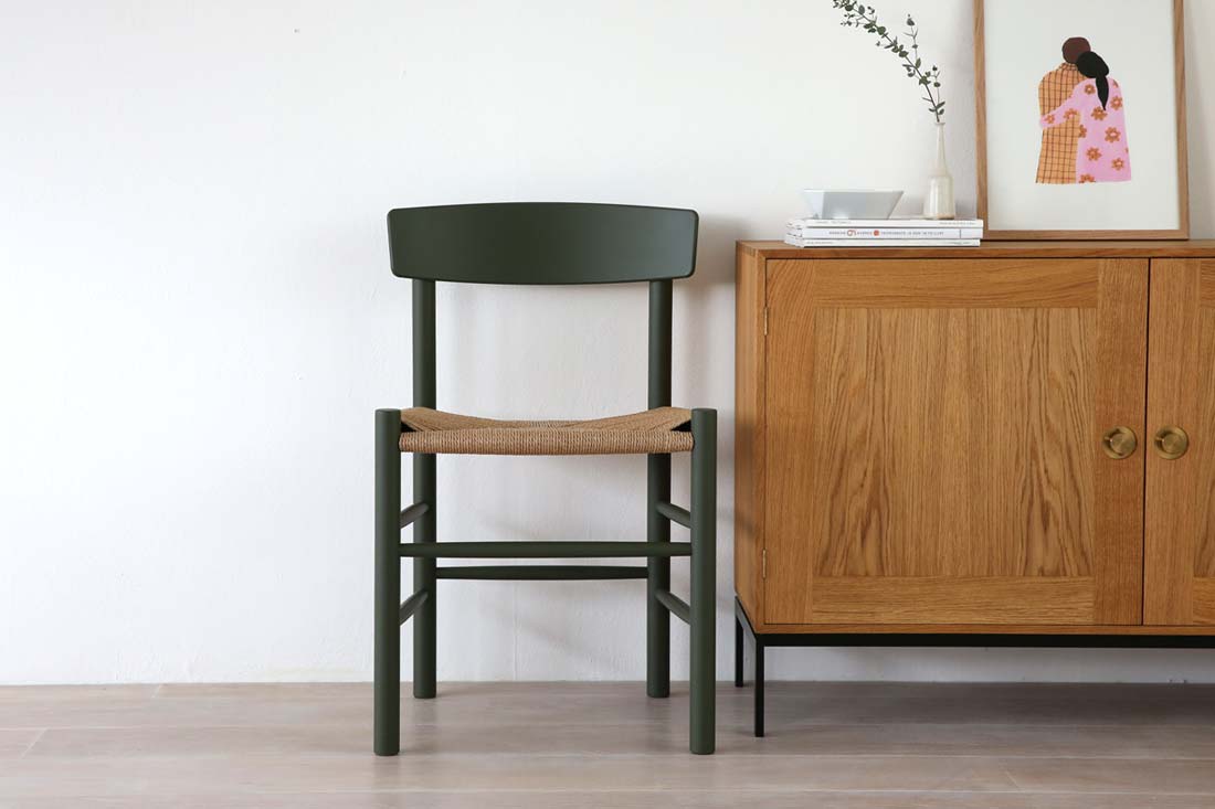 鮮やかなカラーを纏ったJ39チェア