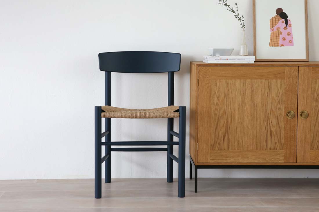 鮮やかなカラーを纏ったJ39チェア