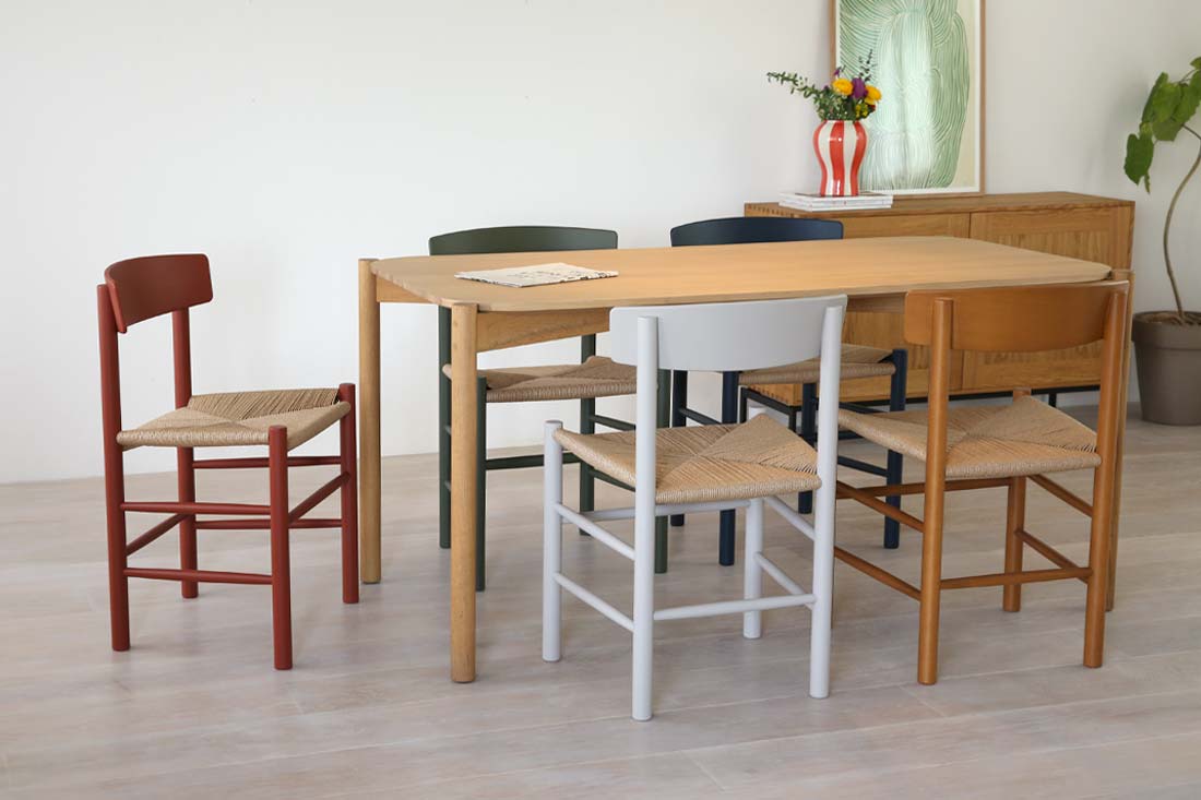 鮮やかなカラーを纏ったJ39チェア