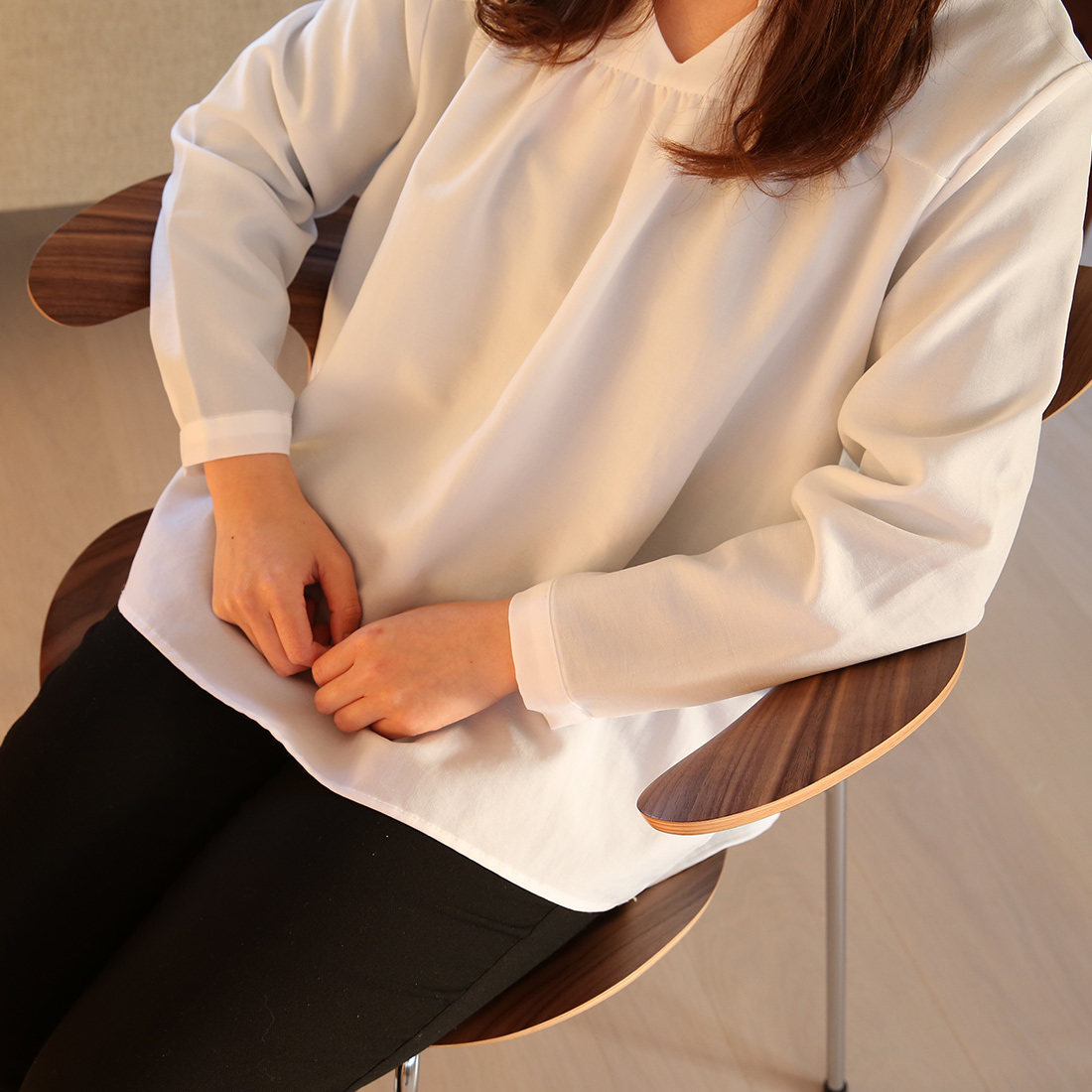 LILYに座る様子