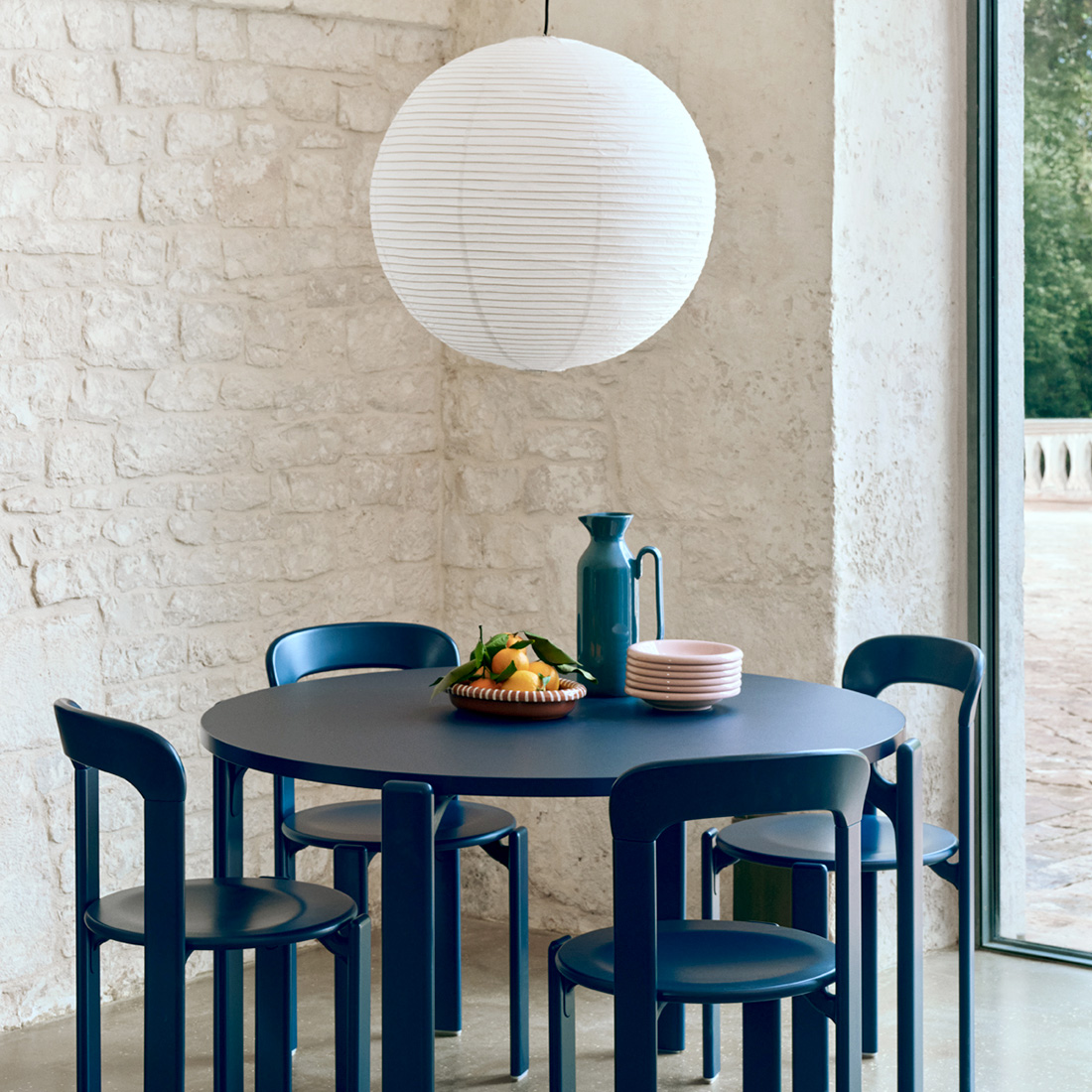 ペーパーシェードのダイニングコーディネート