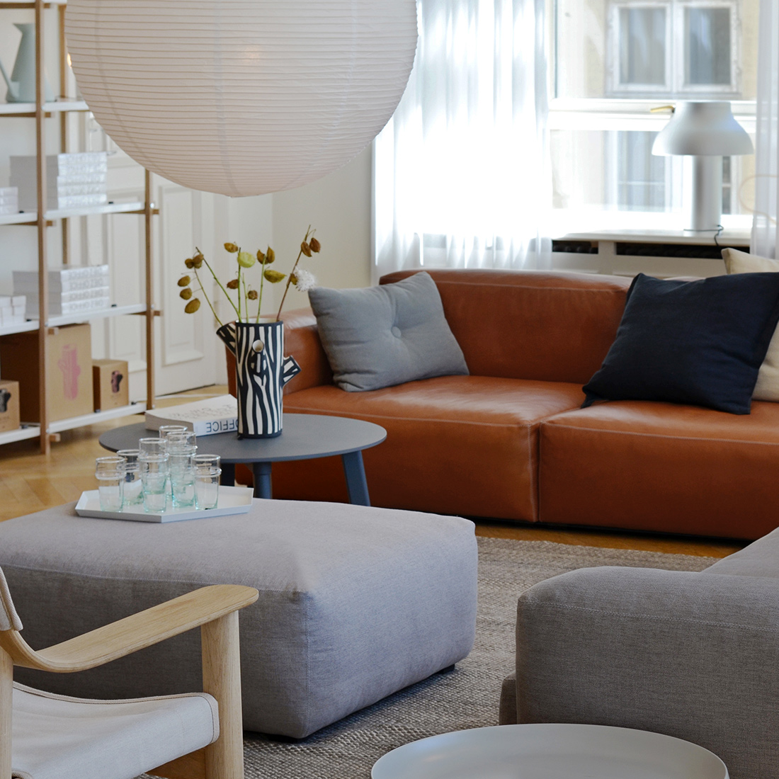 ペーパーシェードのリビングコーディネート