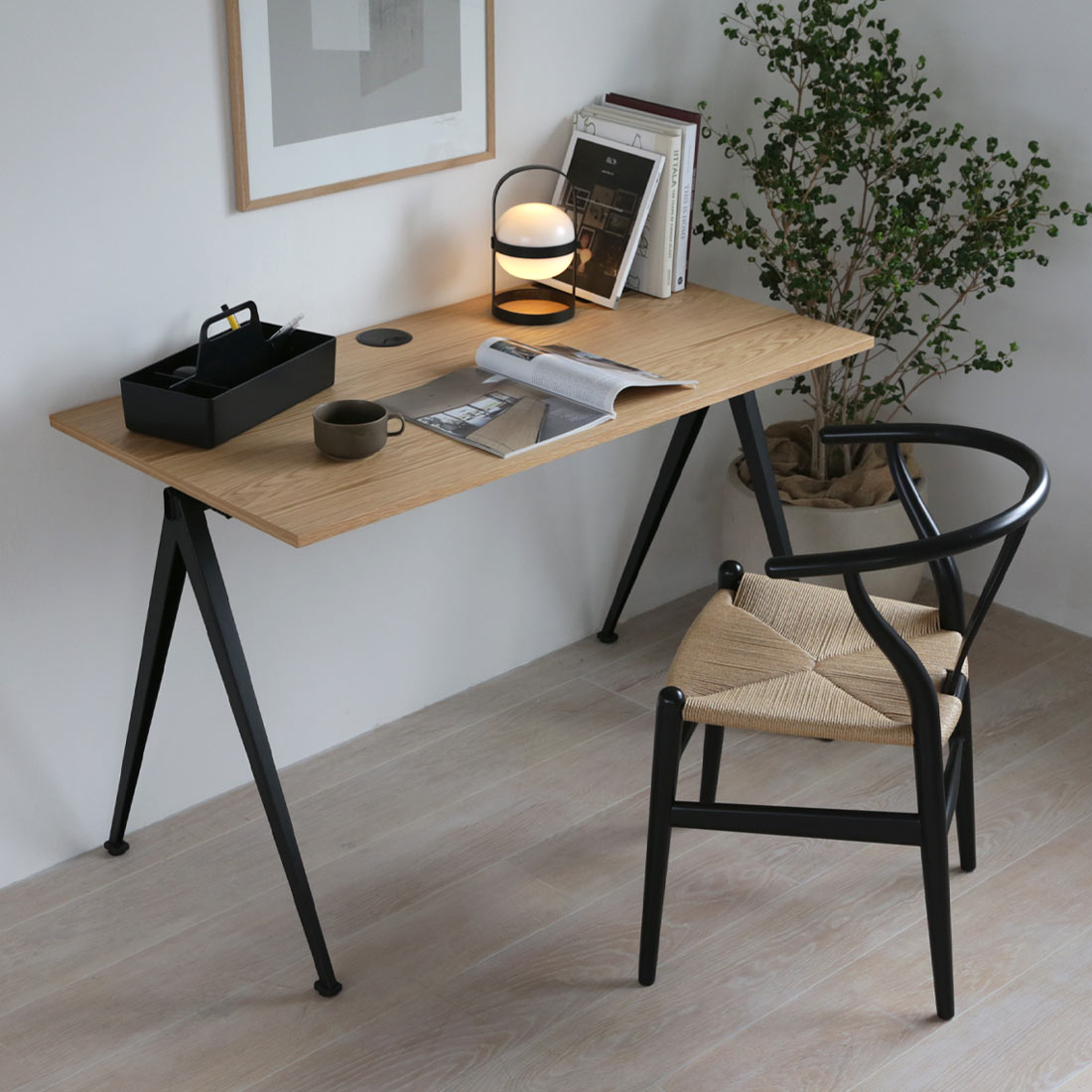 PYRAMID DESK HAY（ヘイ）│正規販売店 CONNECT